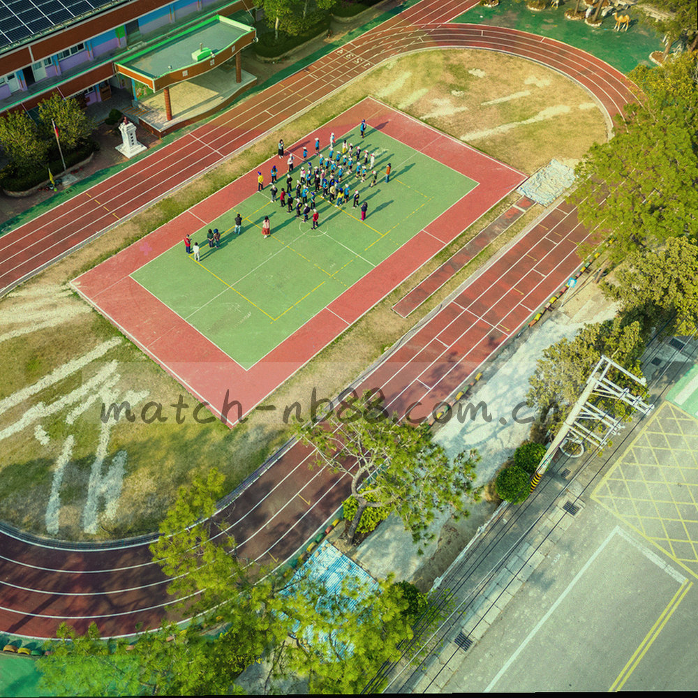 以环形时间条与脉冲点表示客服在线时段与赛事高峰时段的抽象图形
